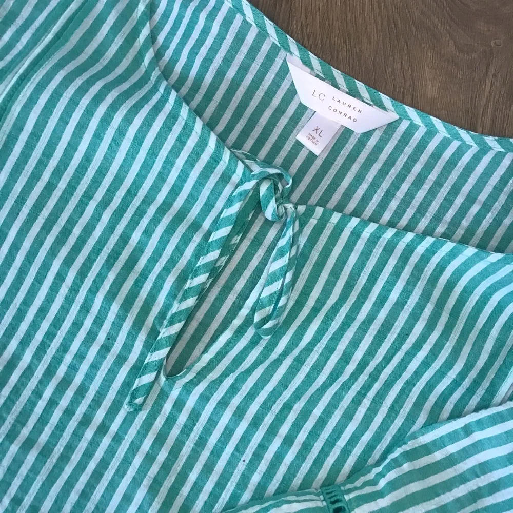 Spring/Summer blouse - Picture 3 of 3